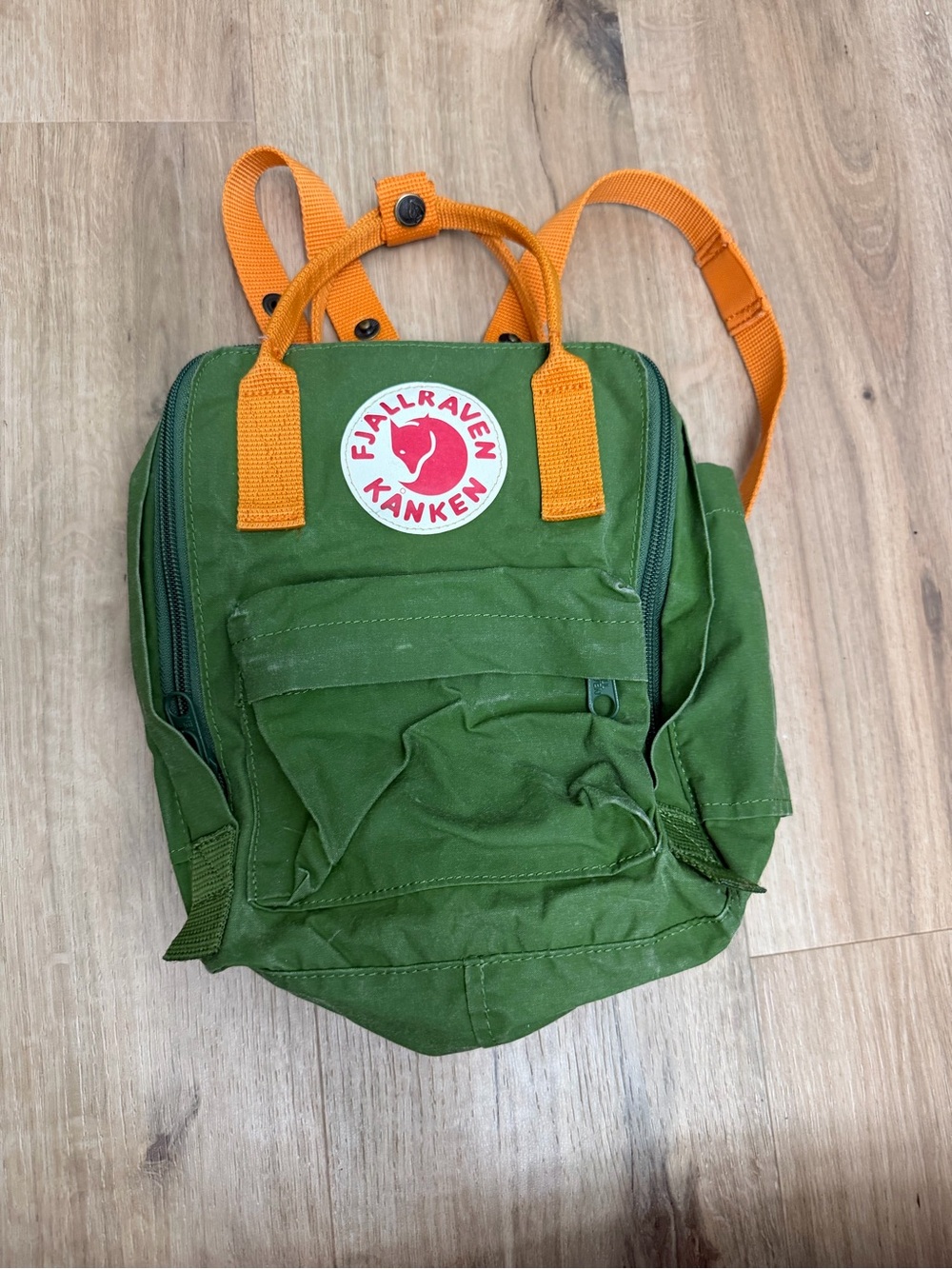 Fjällräven Kånken Mini backpack Green with Orange Handles